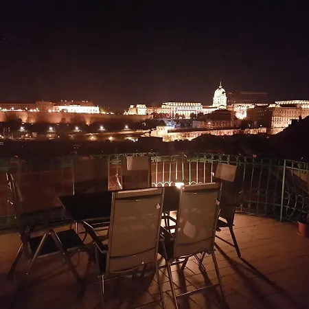 Penthouse With Free Parking And Free Bikes, Wellness 8 Min Walk Apartment Budapest