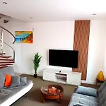 Penthouse With Free Parking And Free Bikes, Wellness 8 Min Walk Apartment *
