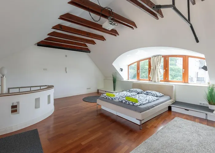 Penthouse With Free Parking And Free Bikes, Wellness 8 Min Walk Апартаменты *
