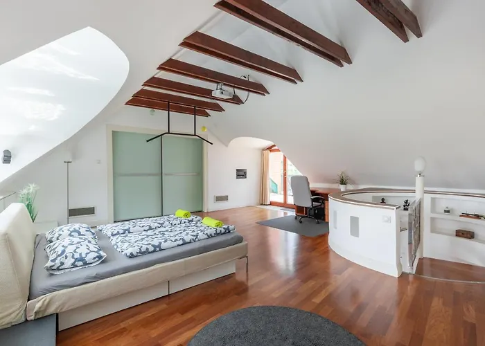 Penthouse With Free Parking And Free Bikes, Wellness 8 Min Walk Апартаменты