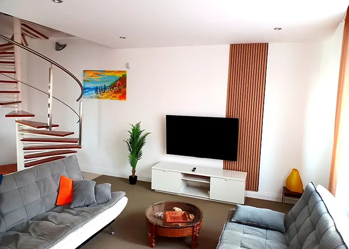 Penthouse With Free Parking And Free Bikes, Wellness 8 Min Walk Апартаменты *